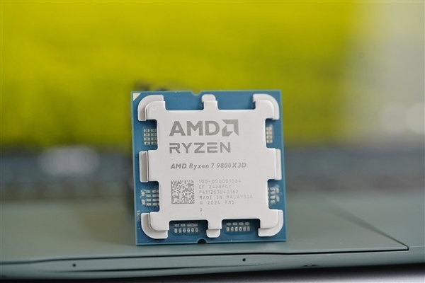 AMD CPU's Overwhelming Victory! Market Share Soars to 92%, Intel Drops to 8%